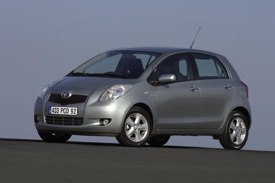  Toyota Yaris 2005 года  (фото 84 из 165)